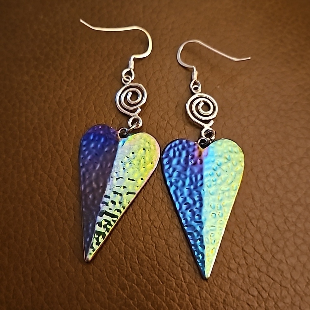 Handmade Elegant Holographic Heart-Shaped Spiral Earrings - Picture 5 of 5